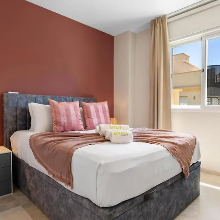 아파트 Vivi Homes - Casa Fina - Terrace - Jacuzzi - 에스테포나