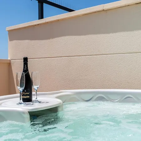 Vivi Homes - Casa Fina - Terrace - Jacuzzi - Διαμέρισμα